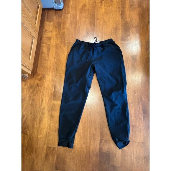 Woman’s under armour joggers size medium loose fit - Picture 1 of 4